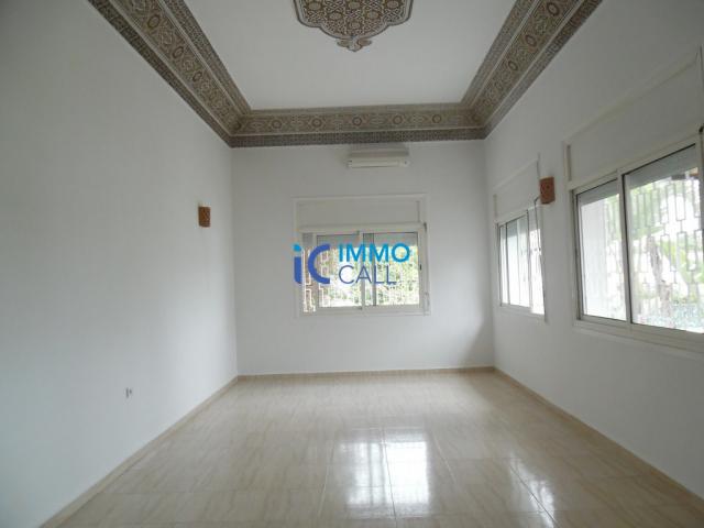 Photo Villa de 550 m² en location située à l'Agdal image 2/6
