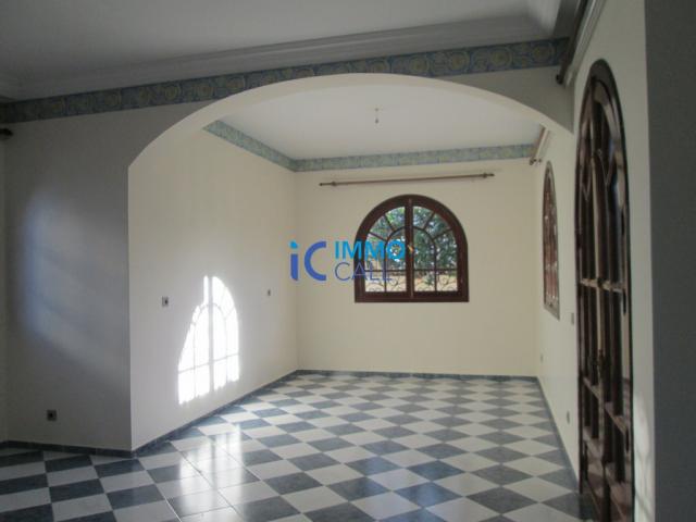 Photo Villa de standing 550 m² en location à Hay Riad image 2/5