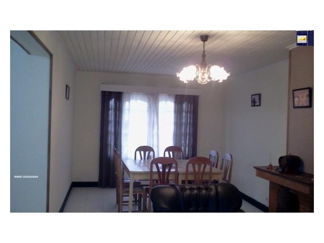 Photo VILLA F4 MEUBLE CONFORT MEUBLE A LOUER A AMBOHIBAO Réf:LVM 3010229 image 2/3