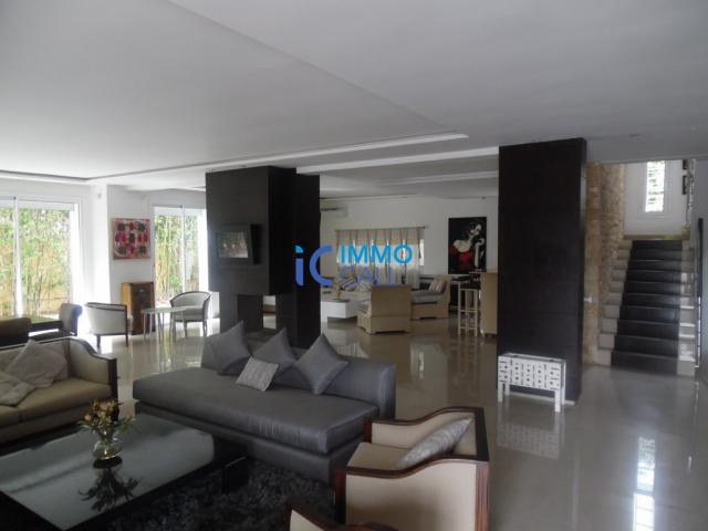 Photo Villa meublée moderne de 580 m² en location à Souissi image 2/6