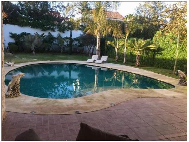 Photo Villa prestigieuse avec piscine et jardin à darbouazza image 2/6