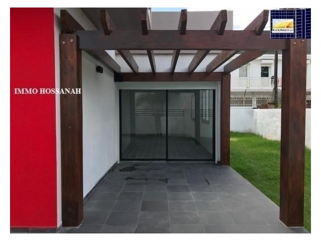 Photo VILLA T5 DE STANDING A VENDRE A MANDROSOA IVATO Réf:VV301100232 image 2/3