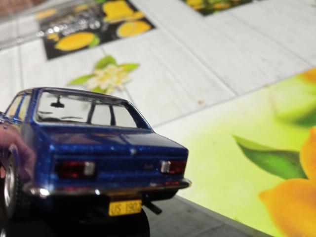 Photo voiture de collecion 1/43 image 2/4