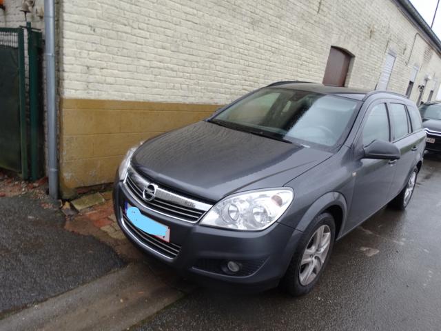 Photo voiture opel astra image 2/6