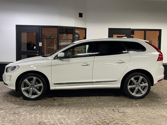 Photo Volvo XC60 D4 190 ch R-Design Geartronic A image 2/5