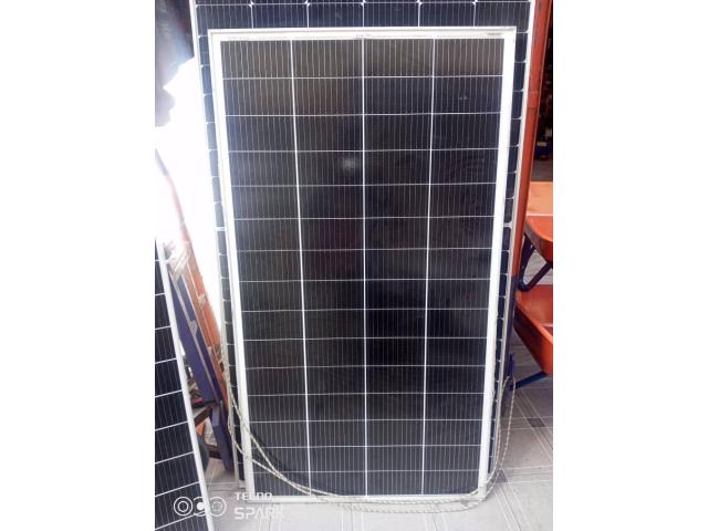 Photo VOS PANNEAUX SOLAIRES ALLEMANDS DISPONIBLES EN GROS ET DETAIL A BON PRIX image 2/3