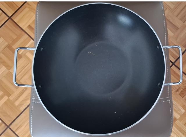 Photo Wok avec couvercle image 2/4