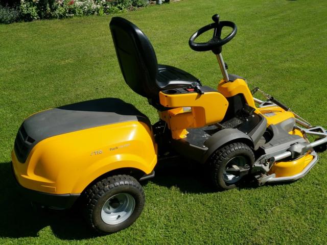 Photo 2020 STIGA Park 740 PWX 110cm 18HP V-Twin Essence 4WD image 3/4