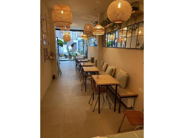 Photo 6 Tables horeca en bois et pieds en acier image 3/3
