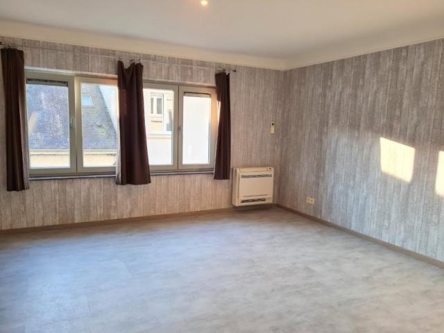 Photo 6830 BOUILLON - centre : immeuble de rapport, 4 apparts. image 3/6