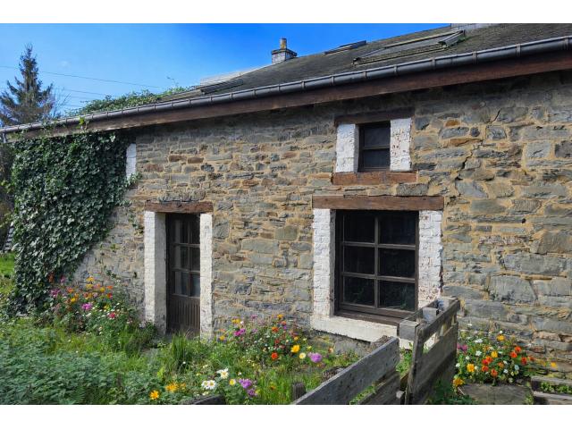 Photo 6880 Bertrix : charmante maison en pierres, à rénover, avec jardin. image 3/6