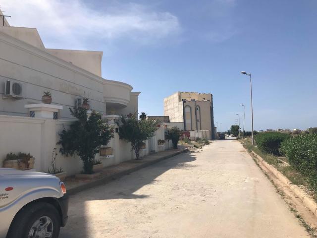 Photo A vendre Complexe habitation Haut Standing (Villa + 6 Appartements et Un studio) Ben Arous ,Tunisie image 3/6
