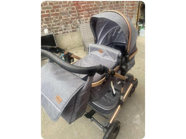 Photo A vendre poussette 3/1 toute neuve image 3/3