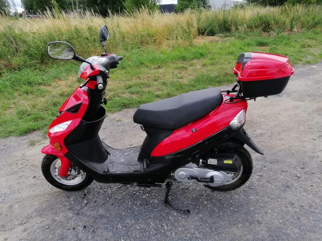 Photo A vendre scooter 50cc peu de km image 3/4