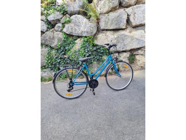 Photo A vendre vélo dame couleur bleu image 3/3