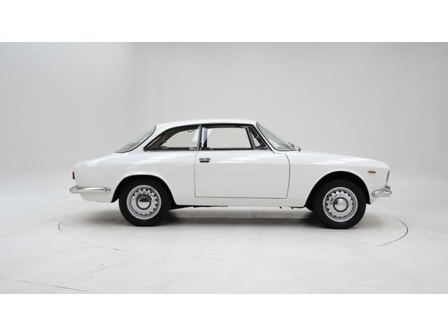 Photo Alfa Romeo 1600 Giulia Sprint GT '66 CH20725 image 3/6