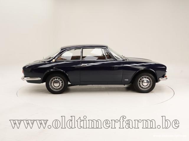 Photo Alfa Romeo 1750 GT Veloce Bertone '69 CH8134 image 3/6