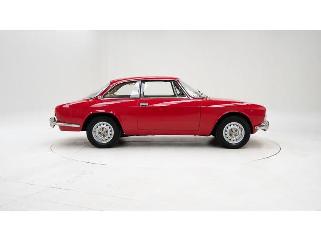 Photo Alfa Romeo 2000 GT Veloce '74 CH23344 image 3/6