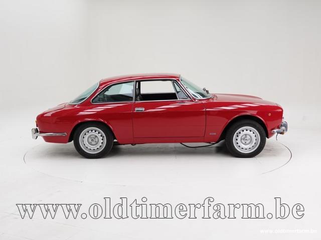 Photo Alfa Romeo GTV 2000 Bertone '76 CH6447 image 3/6