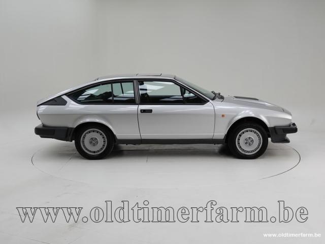 Photo Alfa Romeo GTV 6 '82 CH8568 image 3/6