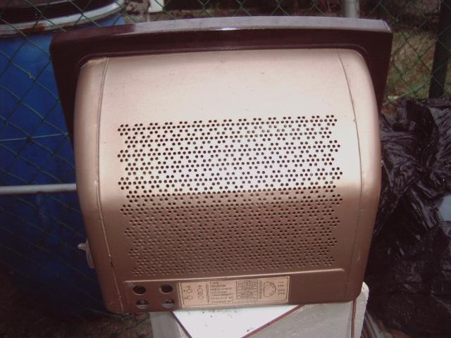 Photo Ancien petit poste de radio à lampe. faire un prix image 3/4