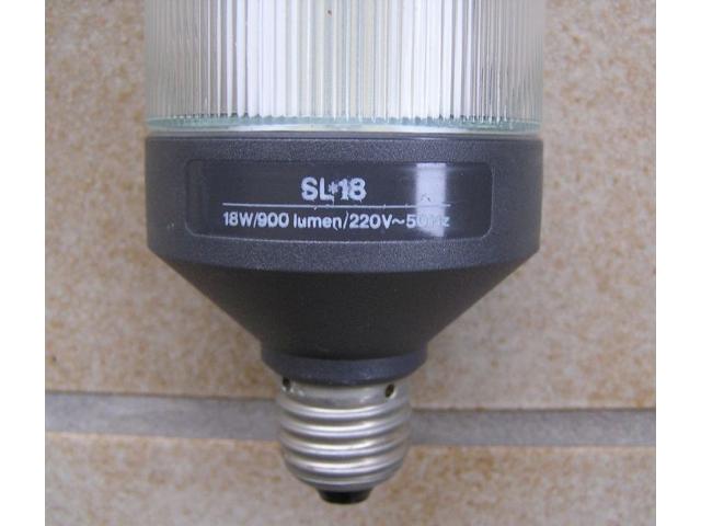 Photo Ancienne ampoule basse consommation pour collection image 3/3