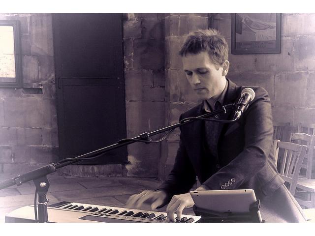 Photo Animatrice liturque • chanteuse gospel pour mariage ANGERS image 3/6