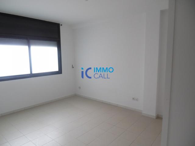 Photo Appartement de 150 m² en location située à Hay Riad image 3/6