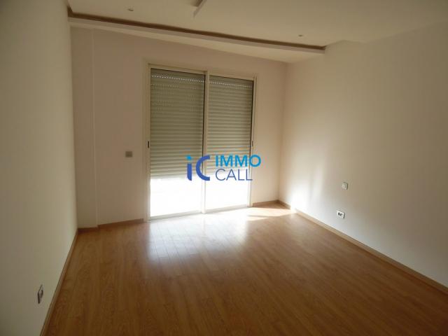 Photo Appartement de 172 m² en location située à Hay Riad image 3/6