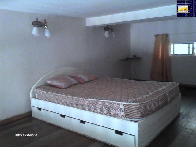 Photo APPARTEMENT DUPLEX CONFORT MEUBLE A LOUER A ANTANINARENINA Réf:LAM3090 image 3/6