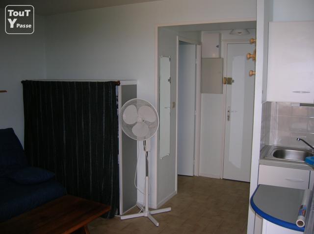 Photo Appartement  f 2  32M2  a 100M de la plage A canet plage  66140 image 3/6