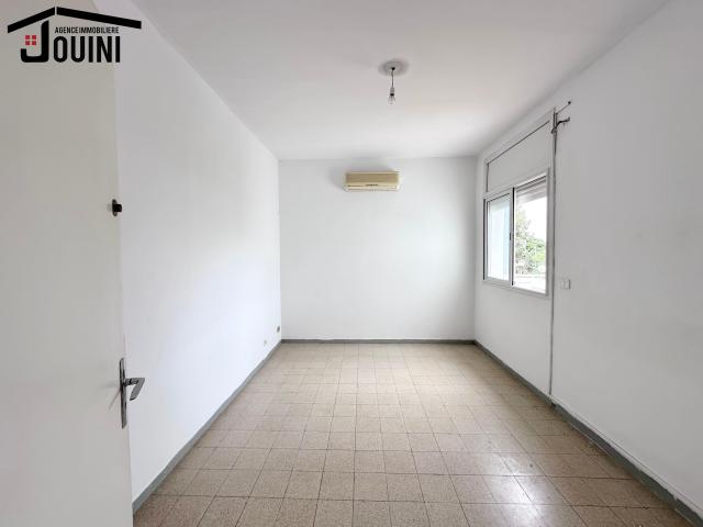Photo Appartement S+3 À Louer à Cité El Mahrajène image 3/6