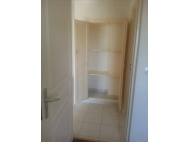 Photo APPARTEMENT T2 A LOUER A AMBATOBE image 3/5