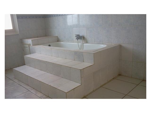 Photo APPARTEMENT T6 DE STANDING A LOUER A AMBOHIBAO Réf: LAM301035565 image 3/3