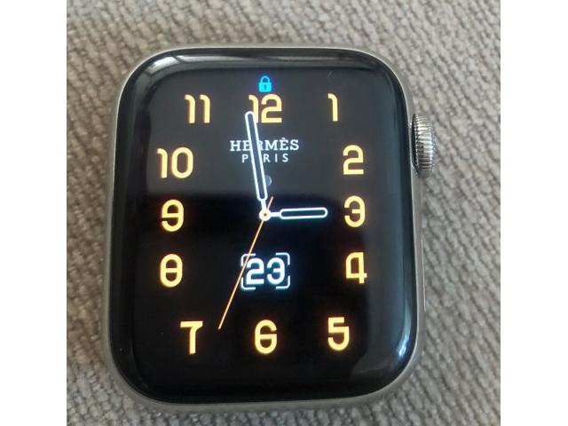 Photo Apple Watch 4 40mm Hermes - Excellent état (GPS et cellulaire) image 3/6