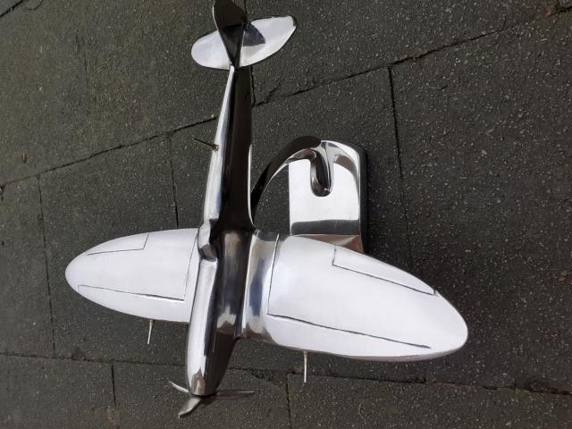 Photo Avion en aluminium sur socle (SPITFIRE) image 3/6