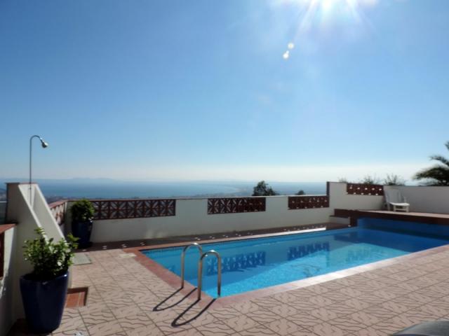 Photo Belle maison avec piscine et superbe vue sur la Baie de Roses image 3/6
