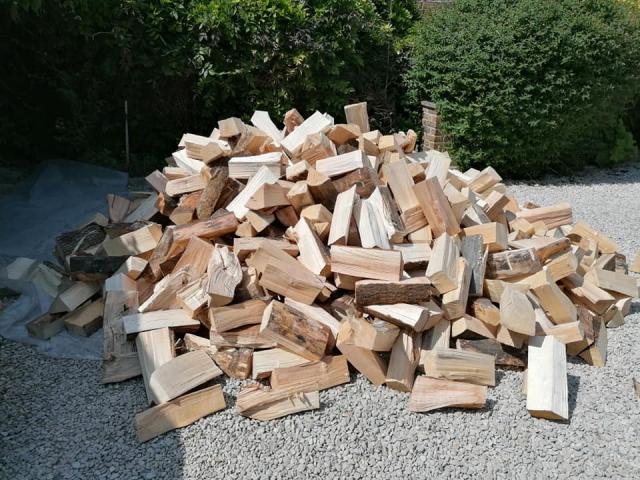Photo Bois sec de chauffage. image 3/4