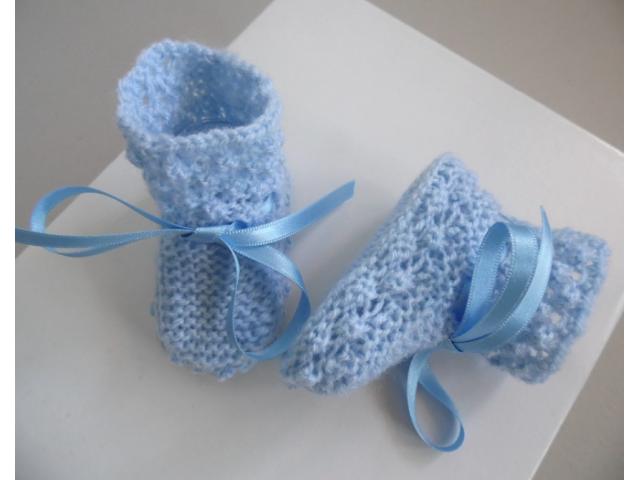 Photo Bonnet et chaussons BLEUS tricot laine bébé fait main image 3/6