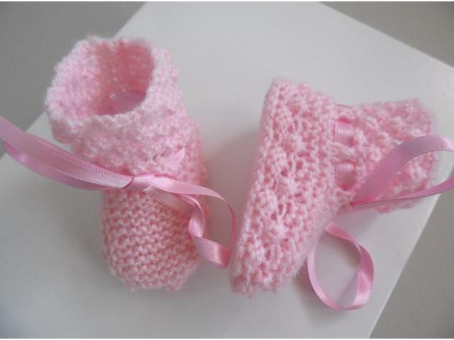 Photo Bonnet et chaussons ROSES tricot laine bébé fait main image 3/6