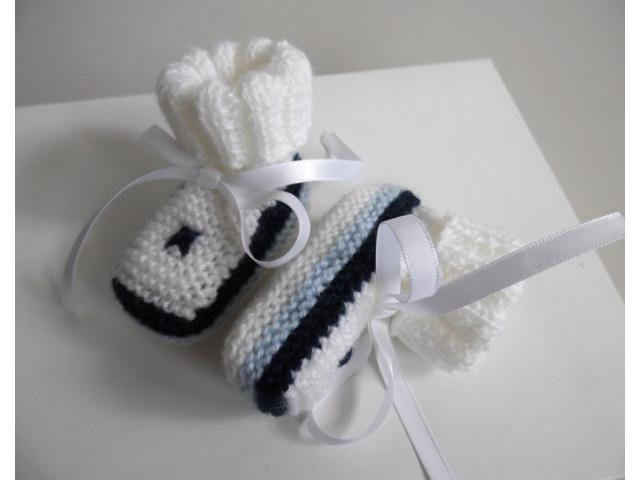 Photo Bonnet et chaussons tricot laine bébé fait main image 3/5