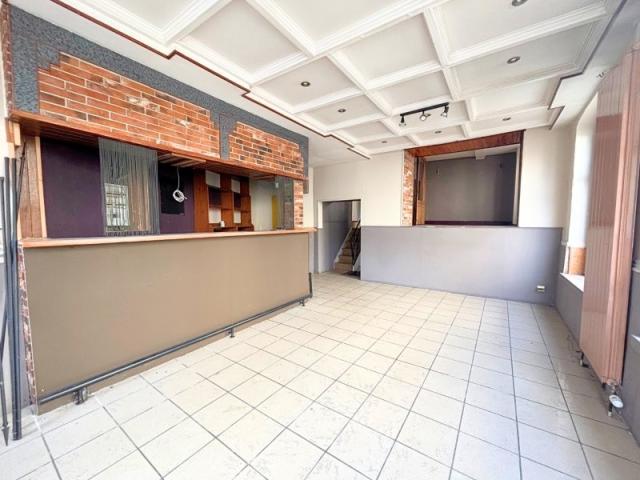 Photo Bouillon centre : charmant immeuble comprenant 2 maisons de commerce. image 3/5