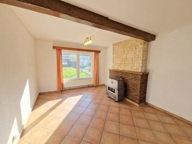 Photo Bouillon : maison mitoyenne, jardin, garage, 2 chambres, bureau. image 3/6