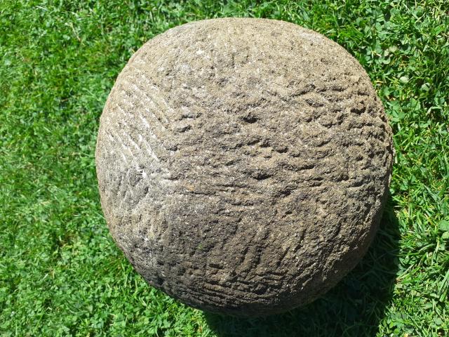 Photo BOULE DECORATIVE EN PIERRE NATURELLE DIAM 20 CM image 3/6