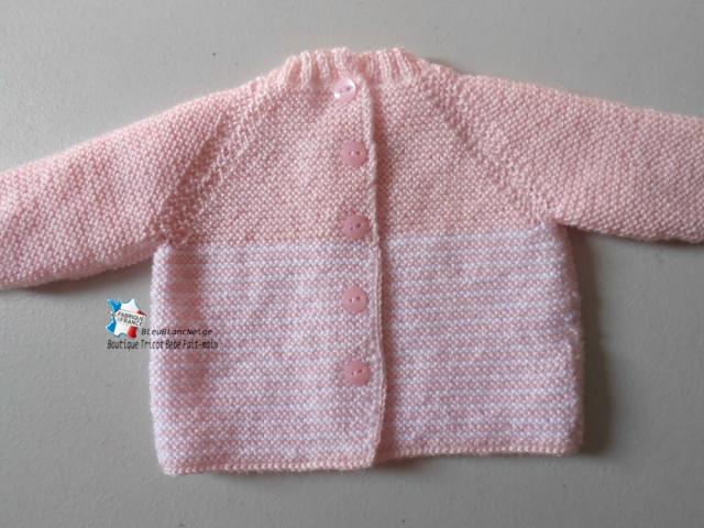 Photo Brassière tricot bébé manches raglan rose et blanc layette tricotée main image 3/5