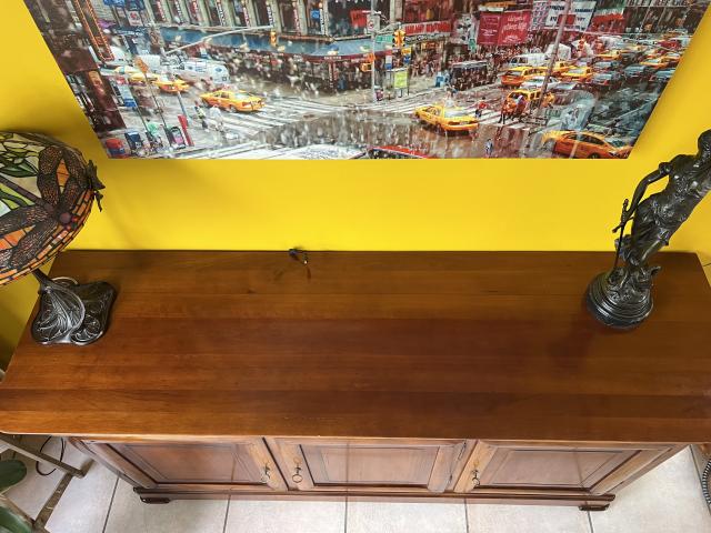 Photo Buffet merisier massif Camille et Vence style Louis Philippe image 3/4