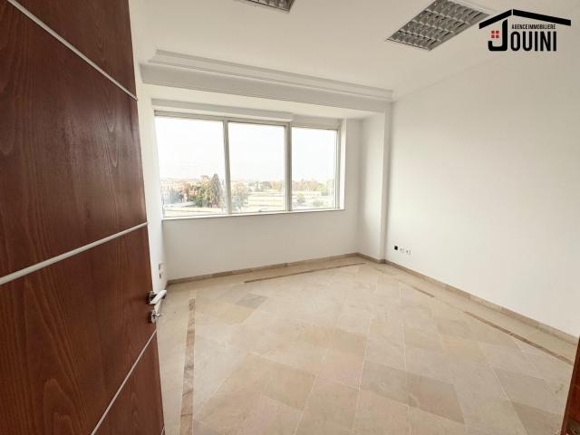 Photo Bureau H+4 En Face Centre Urbain Nord image 3/6