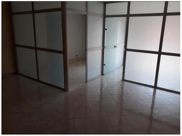 Photo BUREAUX VC DES SUPERFICIES VARIES image 3/6