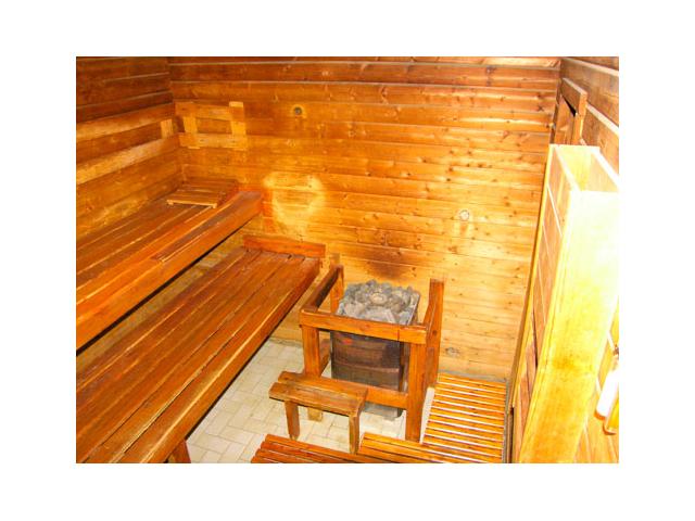 Photo Cabine de sauna Finlandais en bois occasion 10 /12 places image 3/5