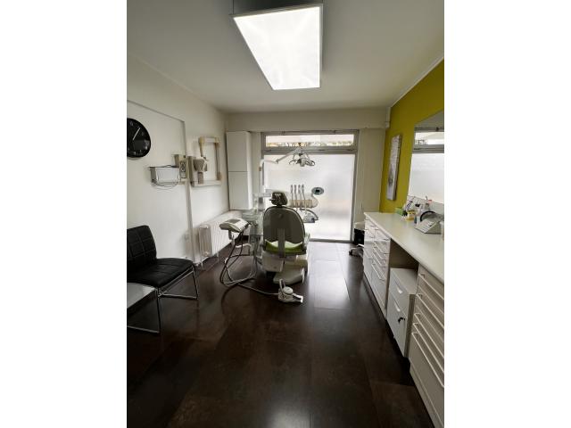 Photo Cabinet dentaire dans centre médical à louer image 3/3